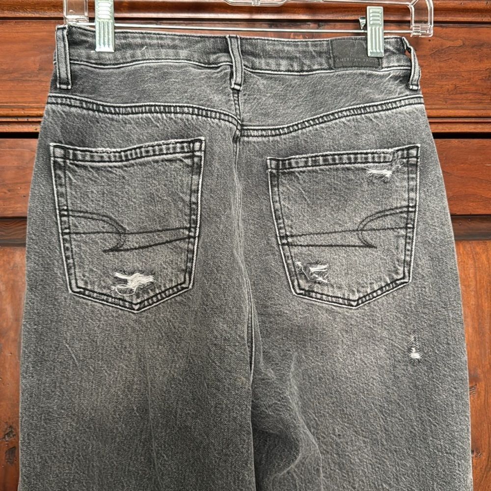 American Eagle Highest Rise Mom Jean Black Wash Distressed Jean Size 2 - Picture 5 of 13